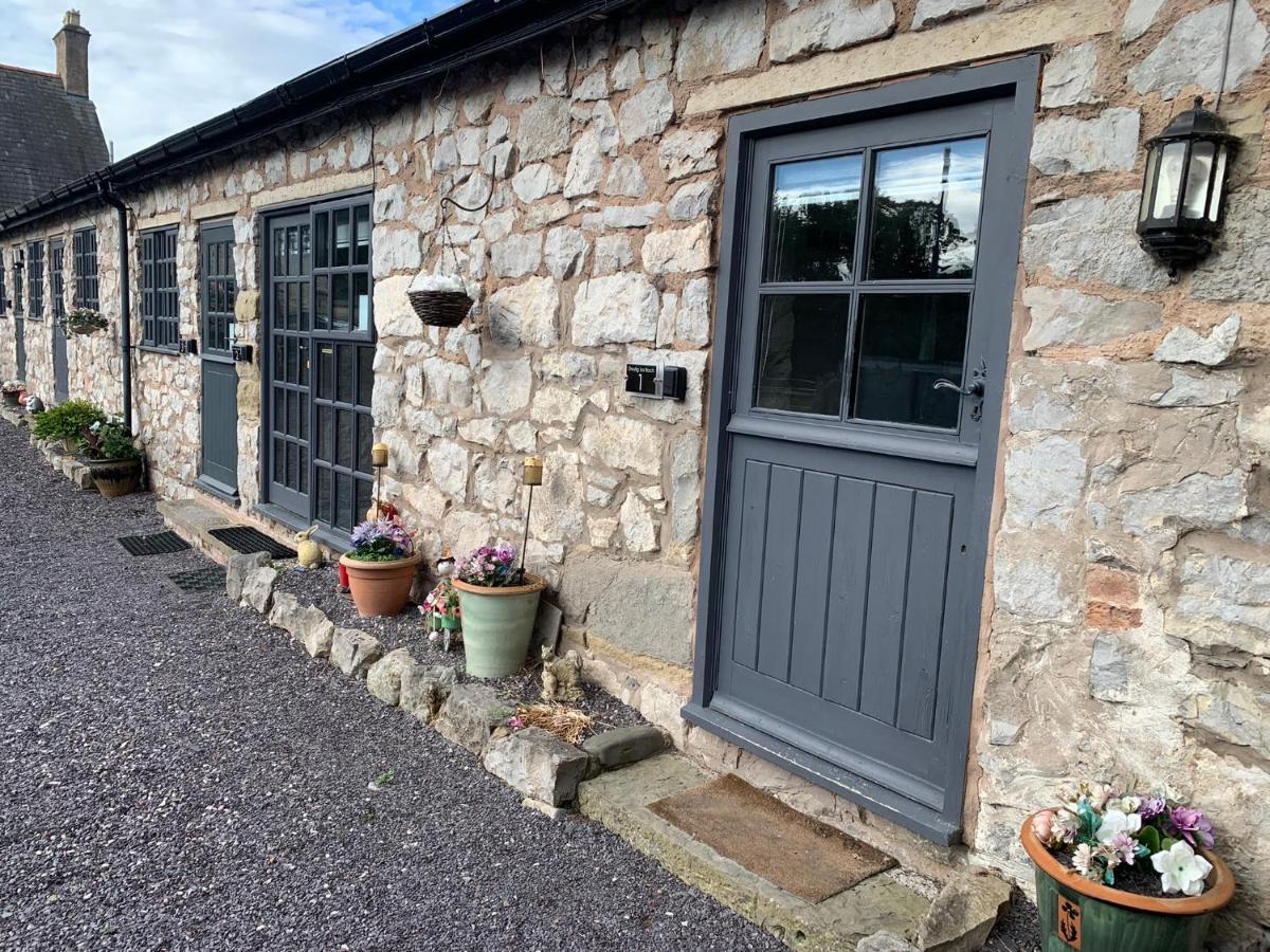 Dwylig Isa Holiday Cottages Rhuddlan ภายนอก รูปภาพ