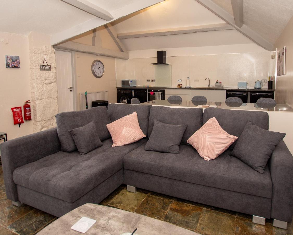 Dwylig Isa Holiday Cottages Rhuddlan ภายนอก รูปภาพ