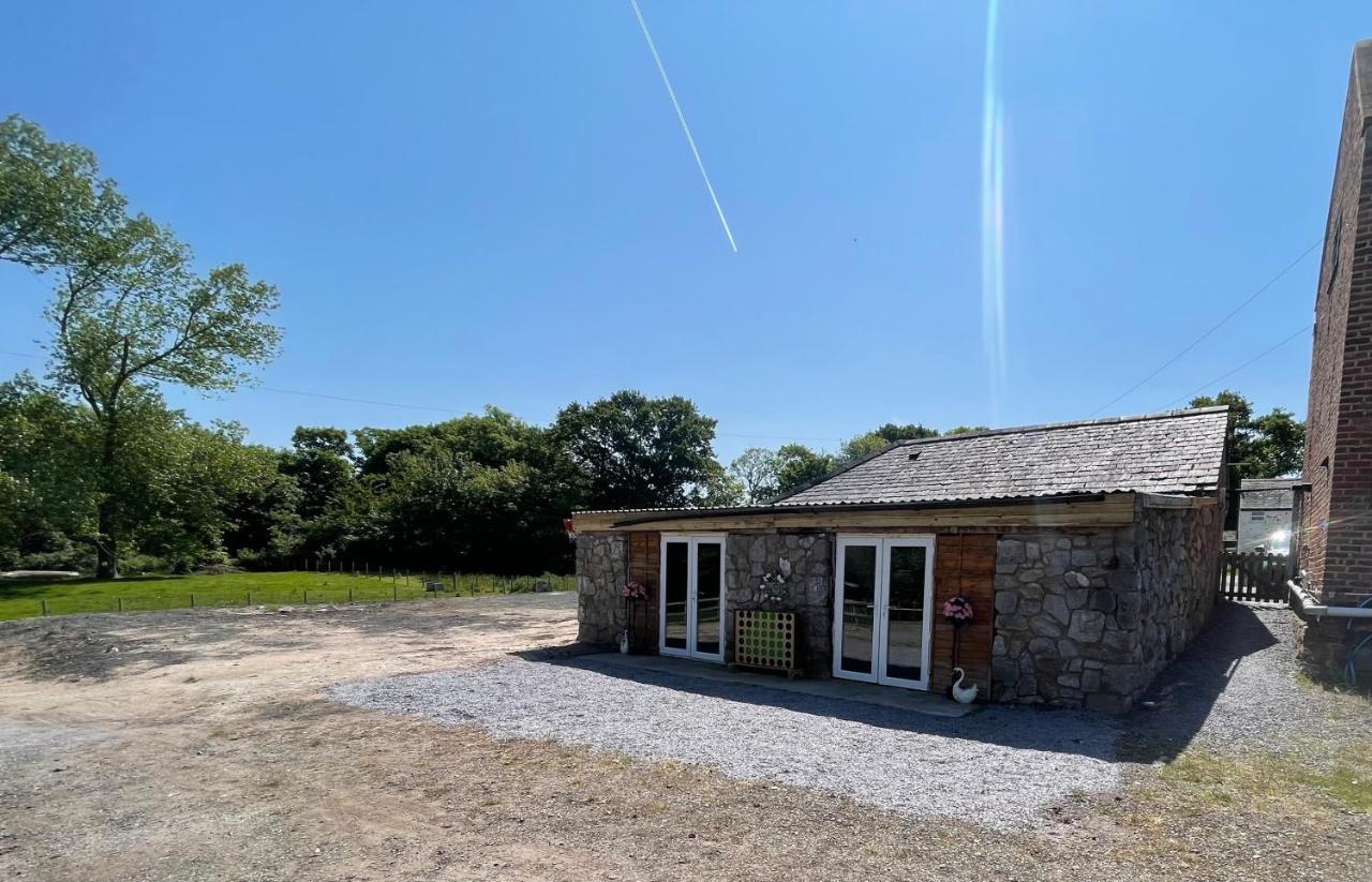 Dwylig Isa Holiday Cottages Rhuddlan ภายนอก รูปภาพ