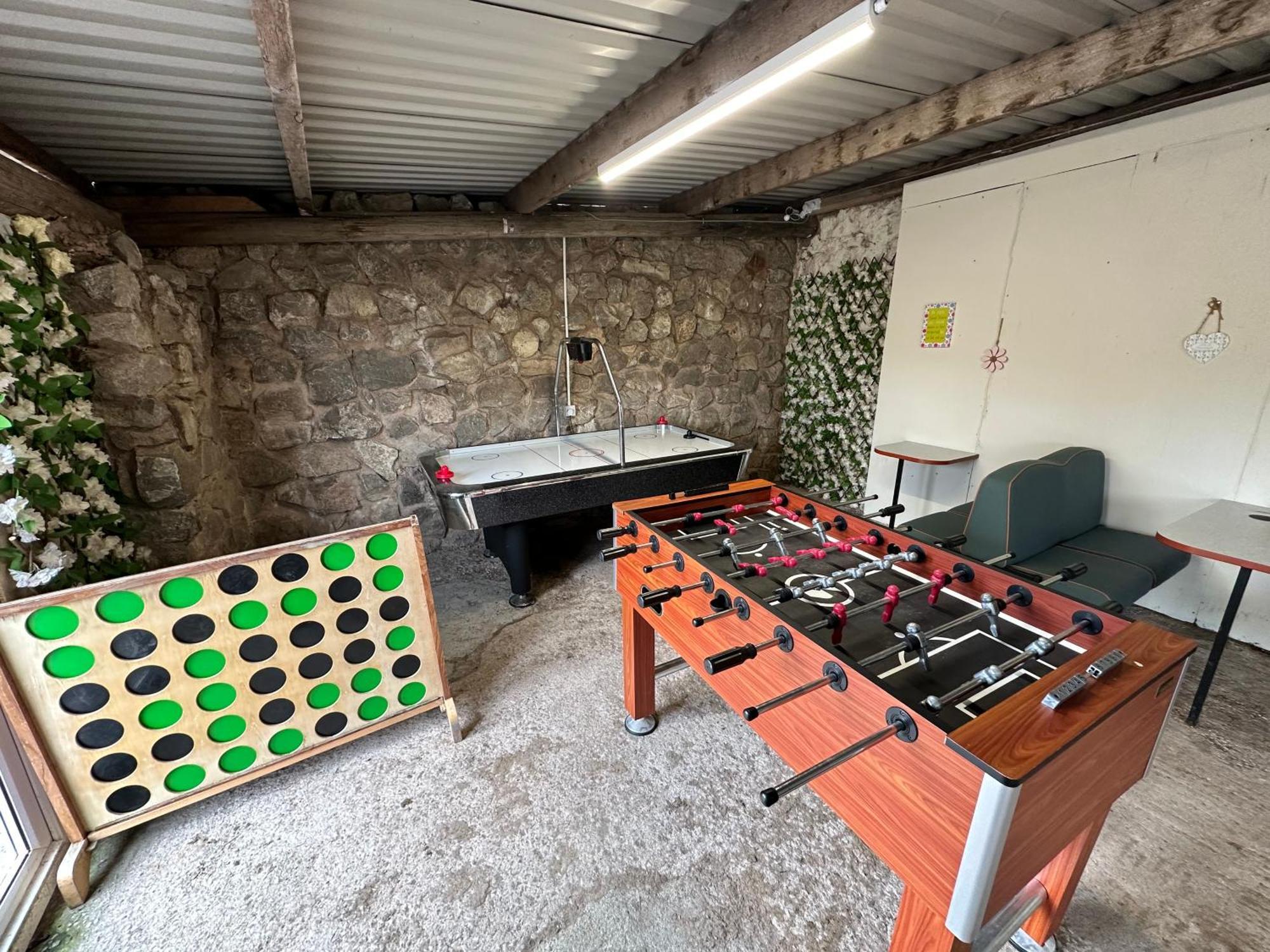 Dwylig Isa Holiday Cottages Rhuddlan ภายนอก รูปภาพ