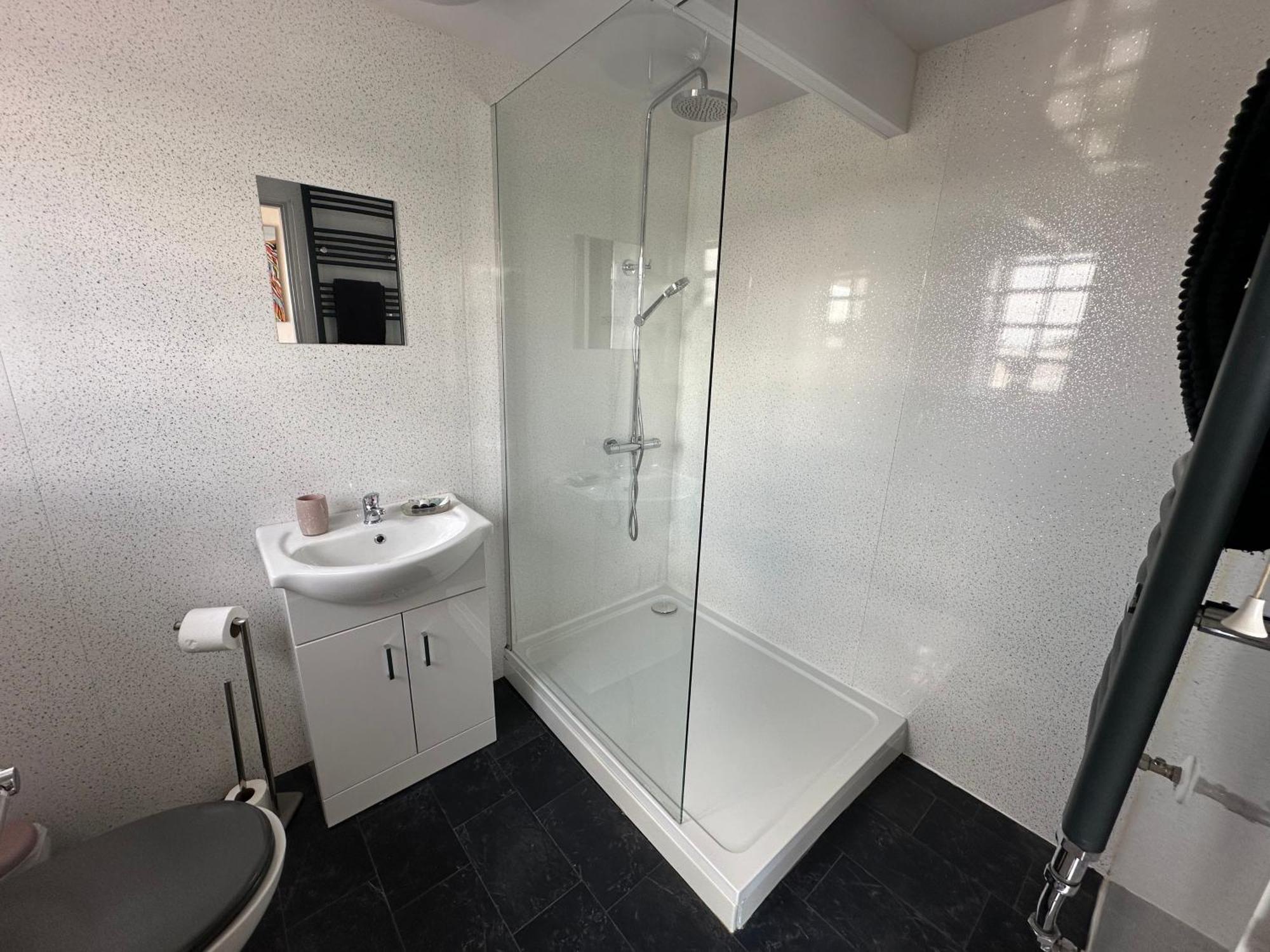 Dwylig Isa Holiday Cottages Rhuddlan ภายนอก รูปภาพ